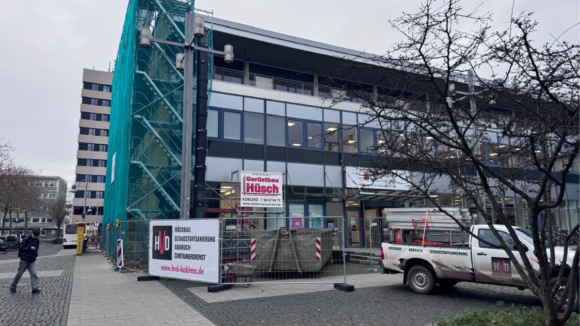 Rückbau der Natursteinfassade – Landesbibliothek Rheinland-Pfalz